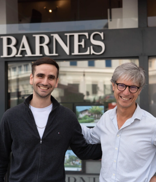 Swann, de Premiere.Page, et Philippe Thomine Desmazures, de BARNES Côte Basque, à Biarritz